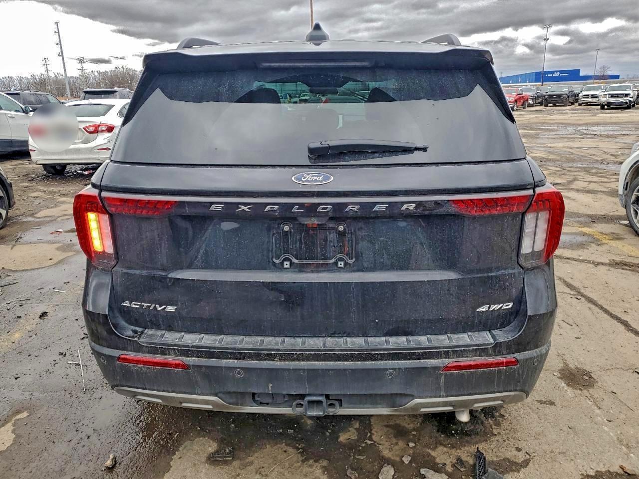 2025 Ford Explorer Active - Фото 6