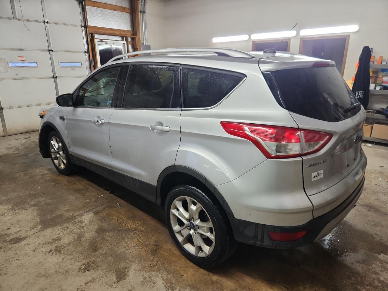 2015 Ford Escape Titanium - Фото 2