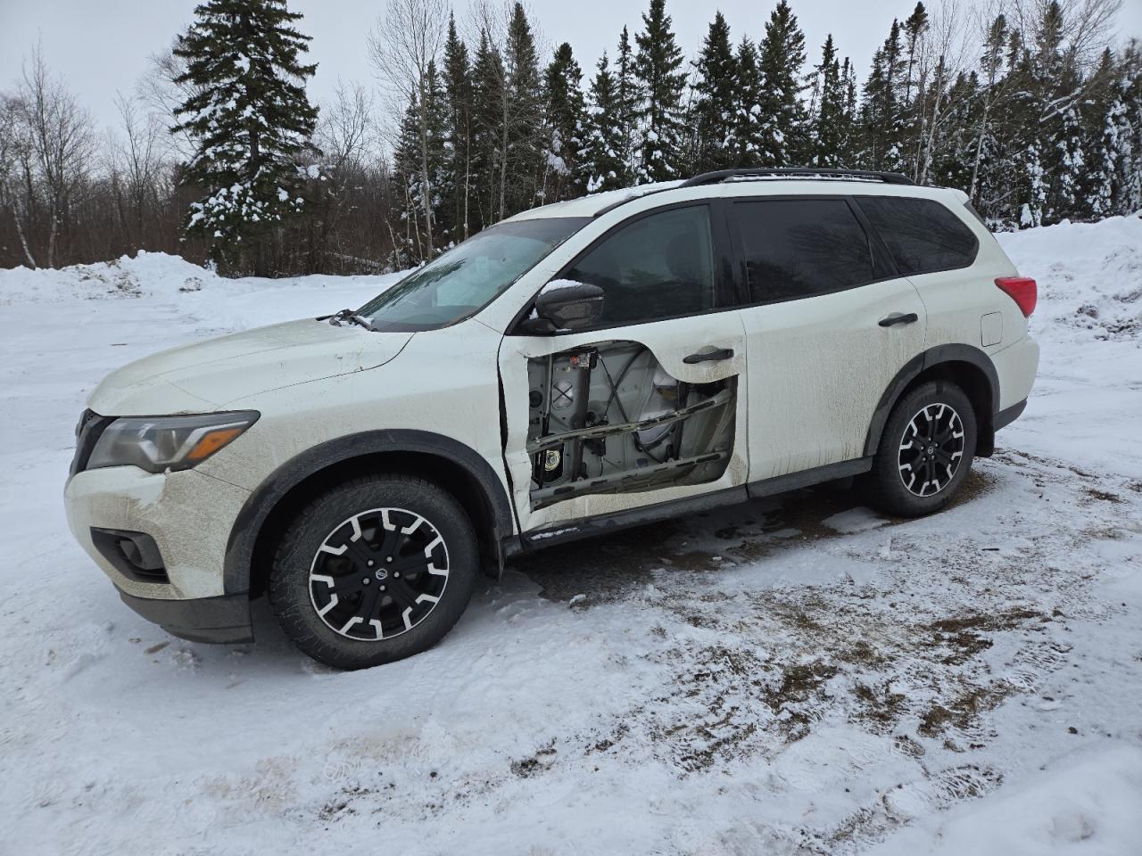 2020 Nissan Pathfinder Sv