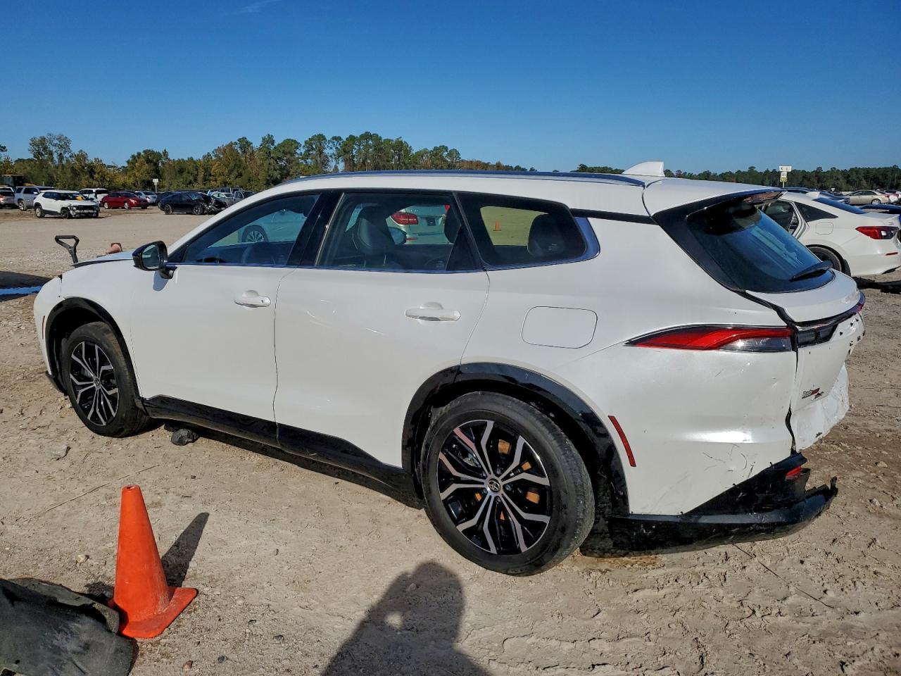 2025 Toyota Crown Signia Xle - Фото 2