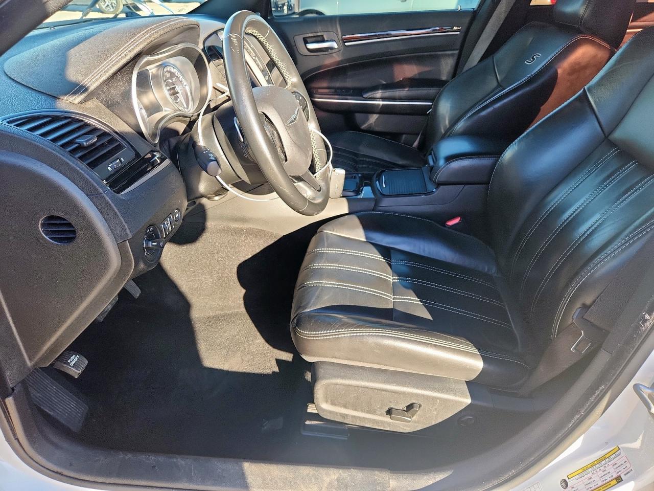 2021 Chrysler 300 S - Фото 7