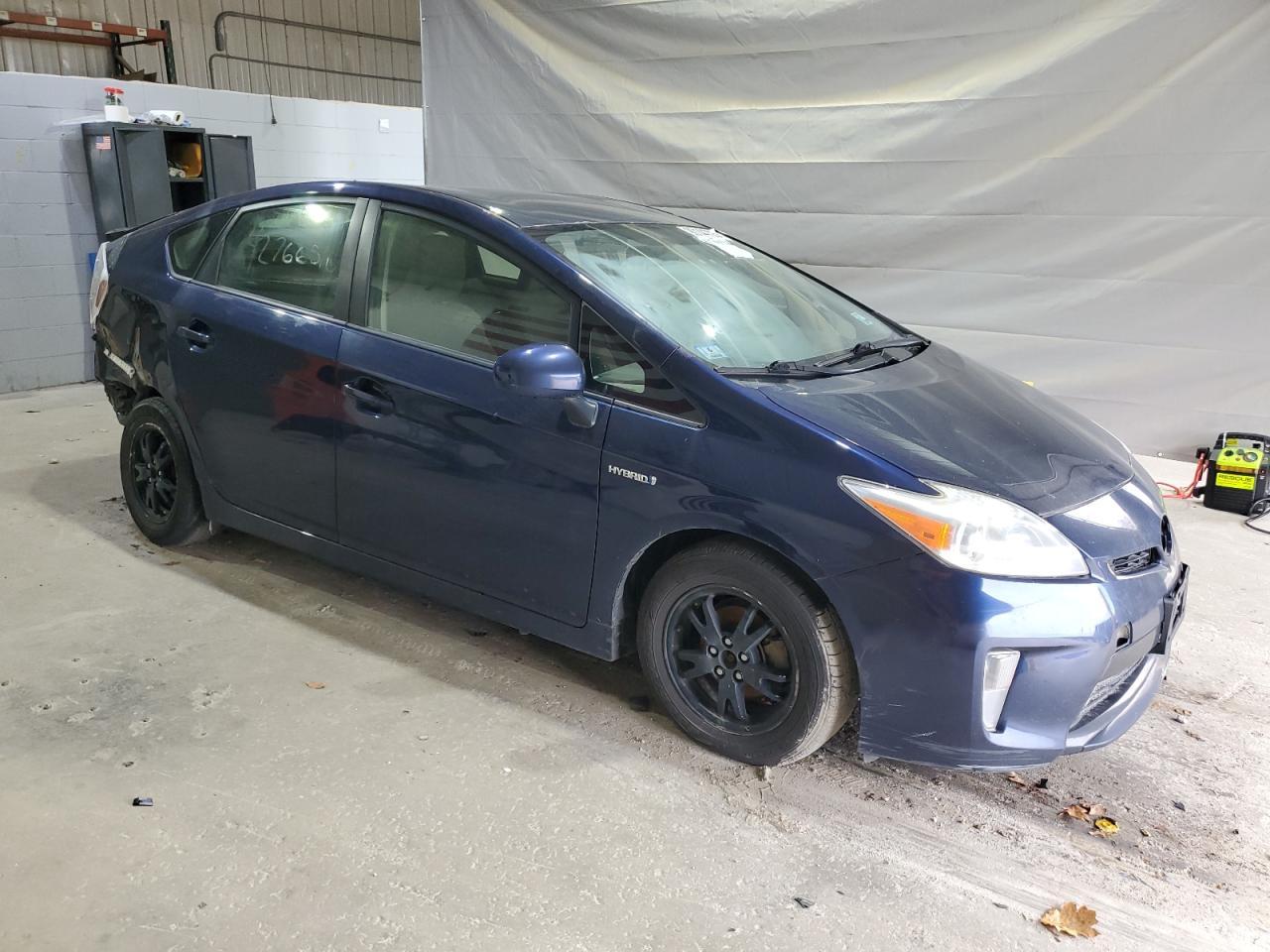 2015 Toyota Prius - Image 4