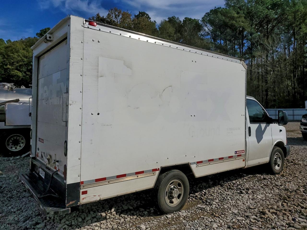 2020 Chevrolet Express 3500 Delivery Van - Image 3