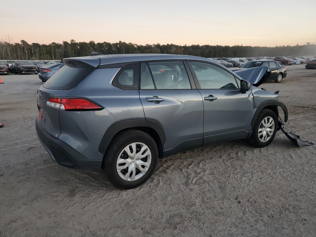 2023 Toyota Corolla Cross L - Фото 3