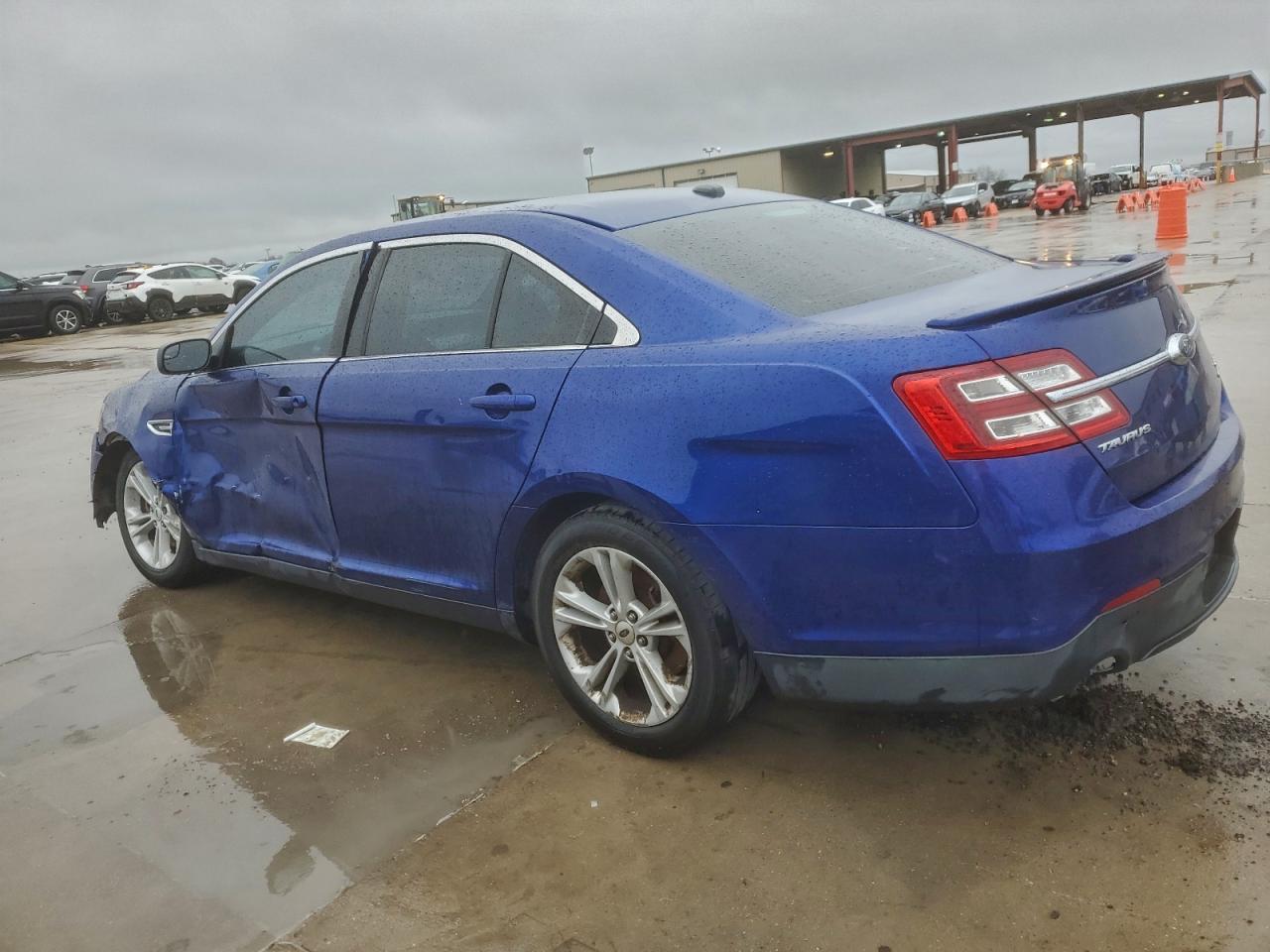 2014 Ford Taurus Sel - Image 2