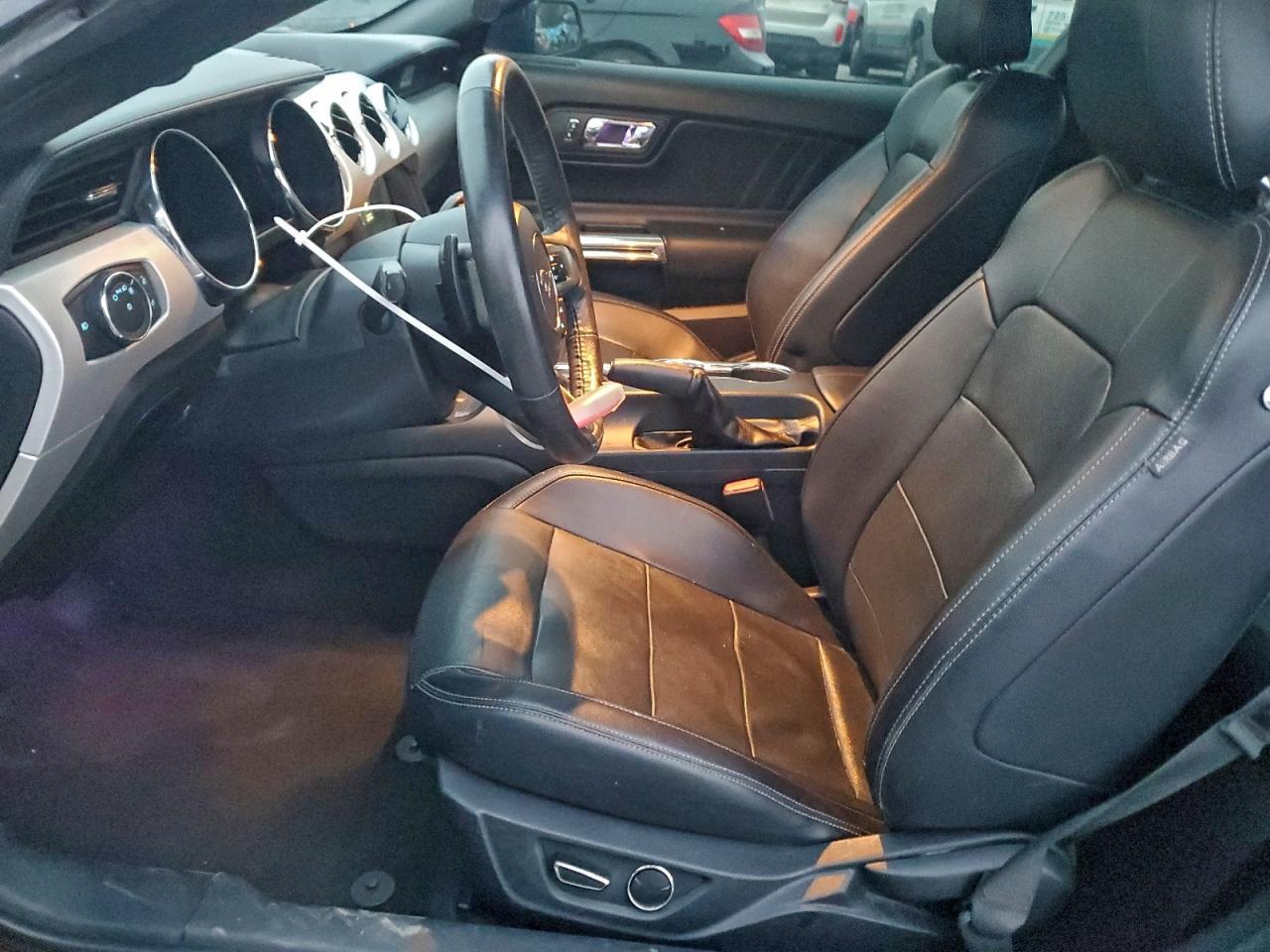 2017 Ford Mustang - Фото 7