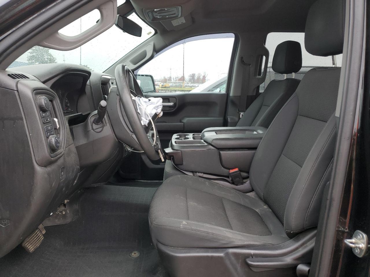 2021 Chevrolet Silverado K1500 Custom - Фото 7