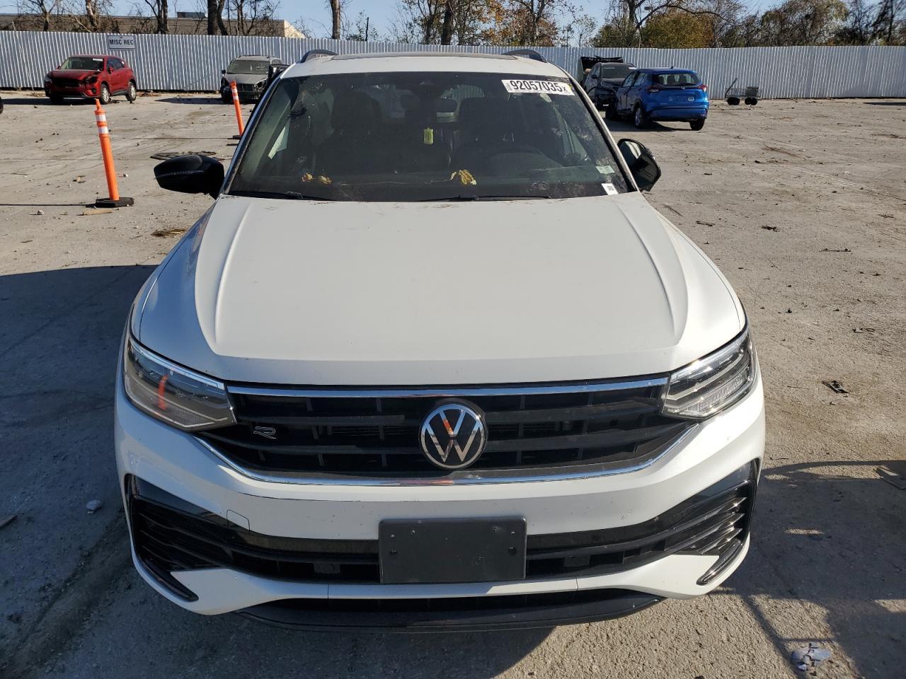 2023 Volkswagen Tiguan Se R-Line Black - Image 5