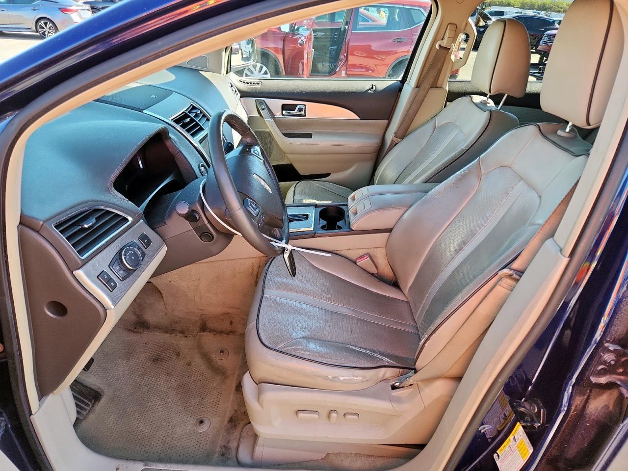 2011 Lincoln Townhouse Mkx - Image 7