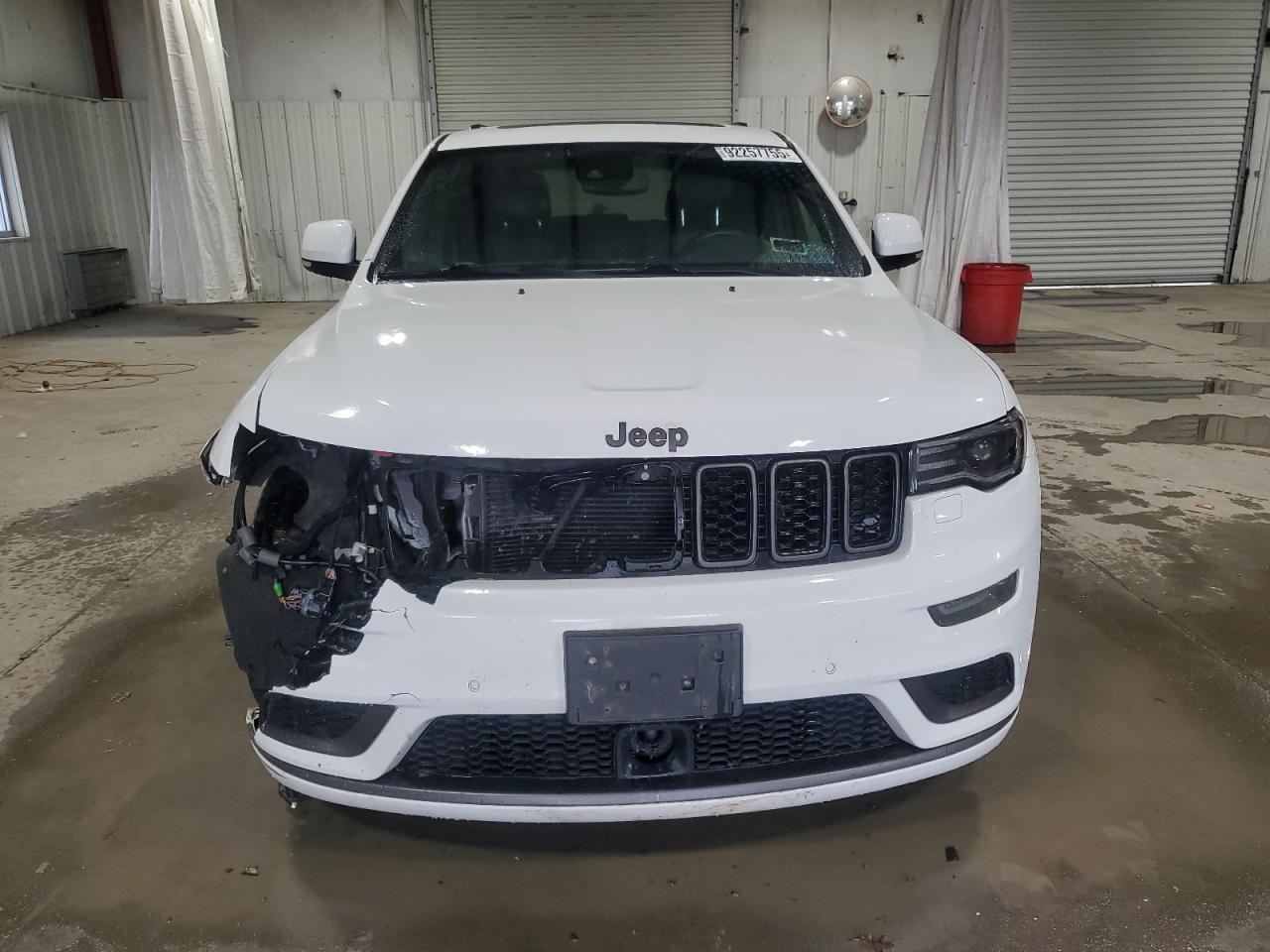 2018 Jeep Grand Cherokee Overland - Image 5
