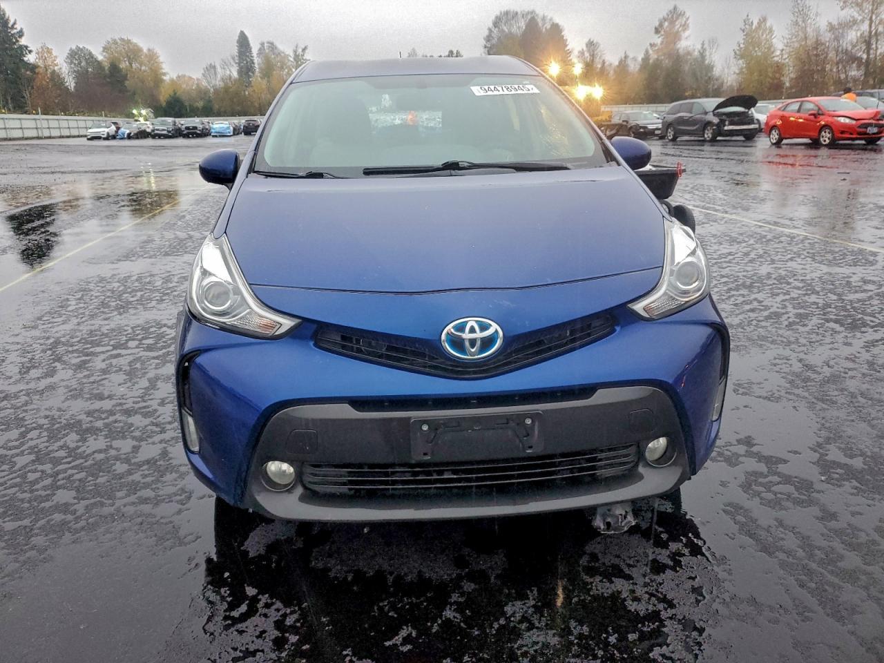 2016 Toyota Prius V - Image 5