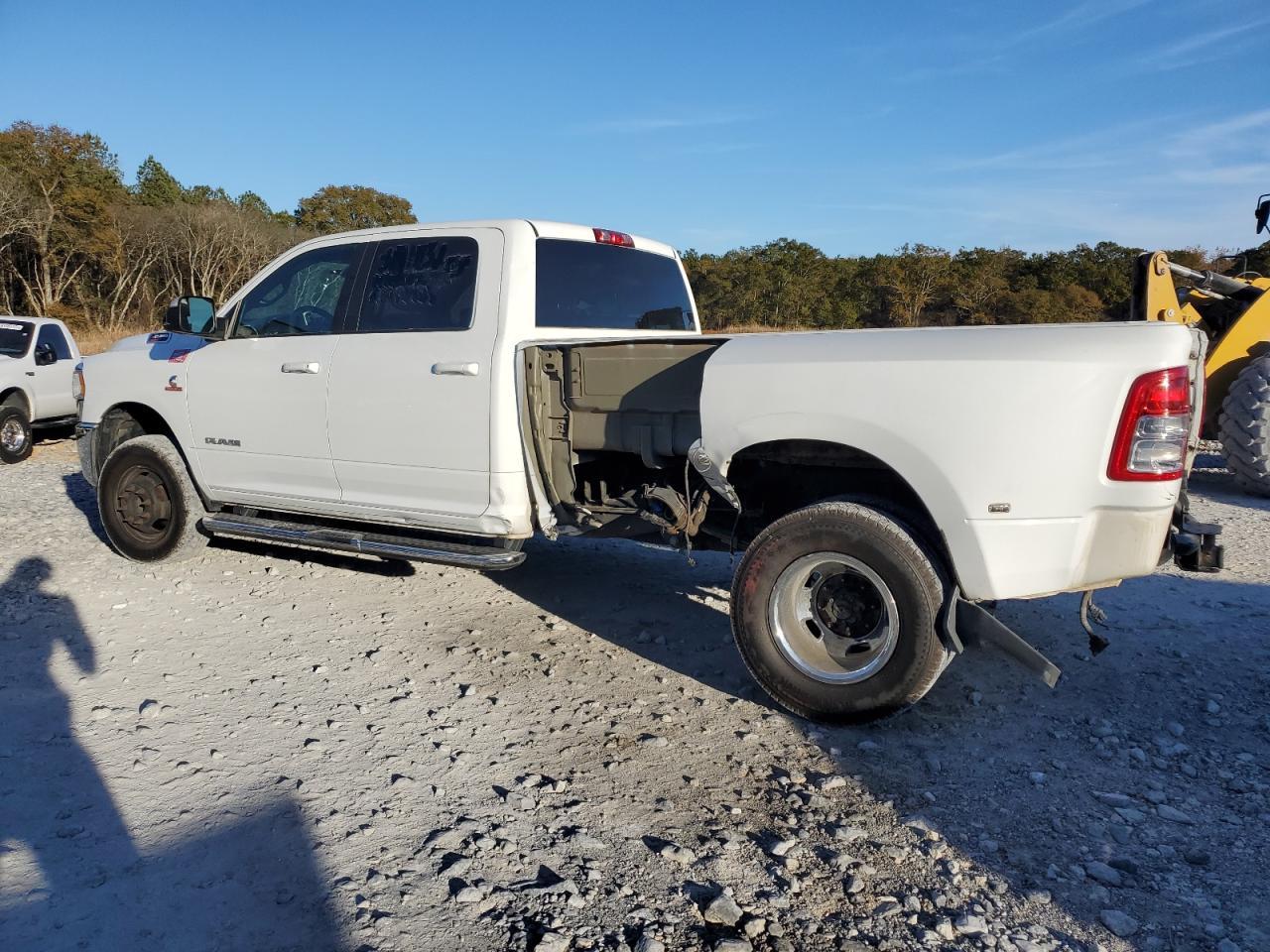 2021 Ram 3500 Big Horn - Фото 3