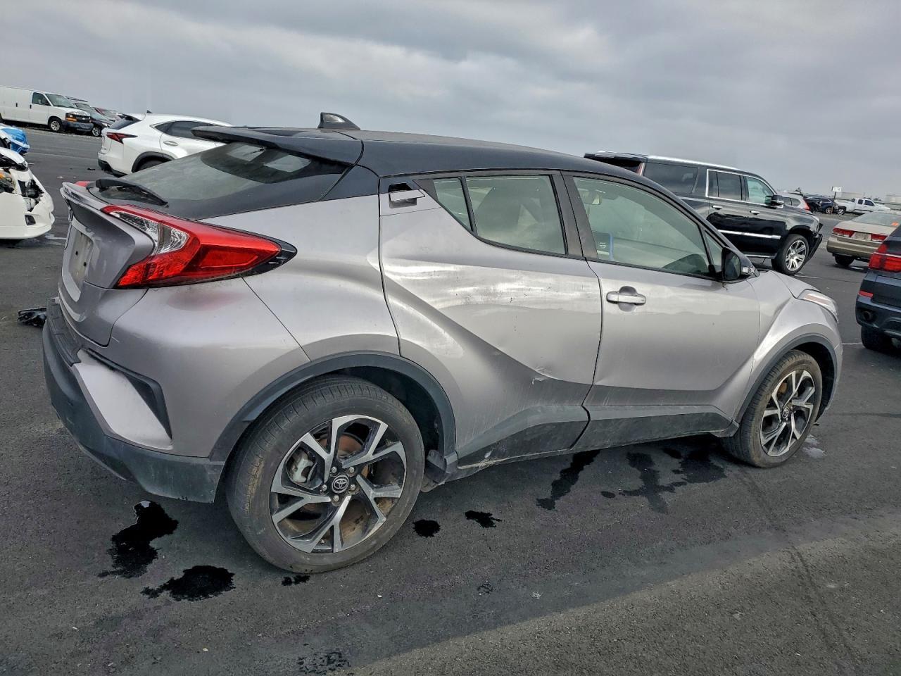 2020 Toyota C-Hr Xle - Фото 3