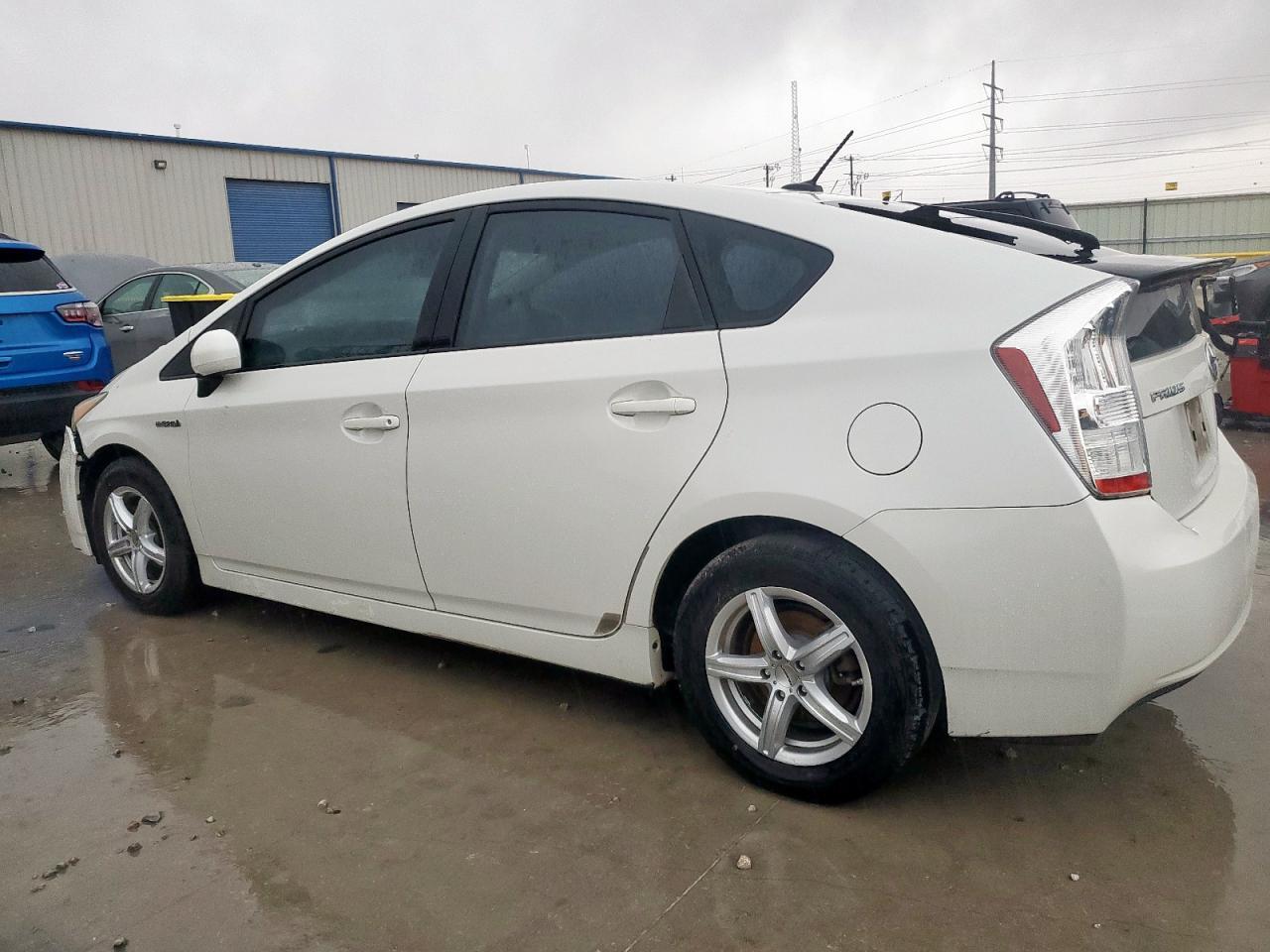 2011 Toyota Prius - Image 2