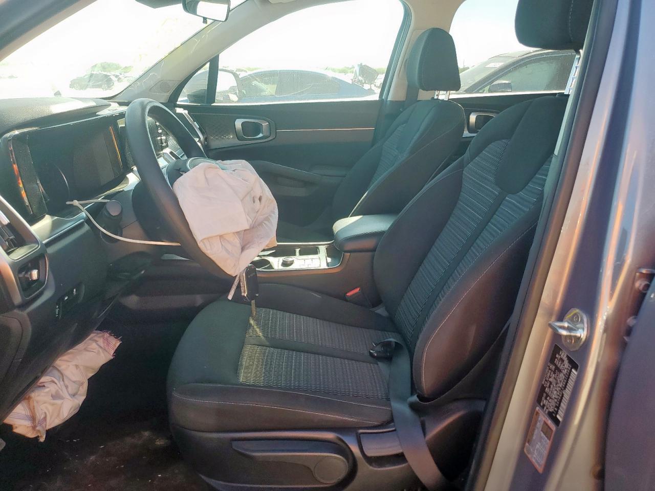 2022 Kia Sorento Lx - Image 7