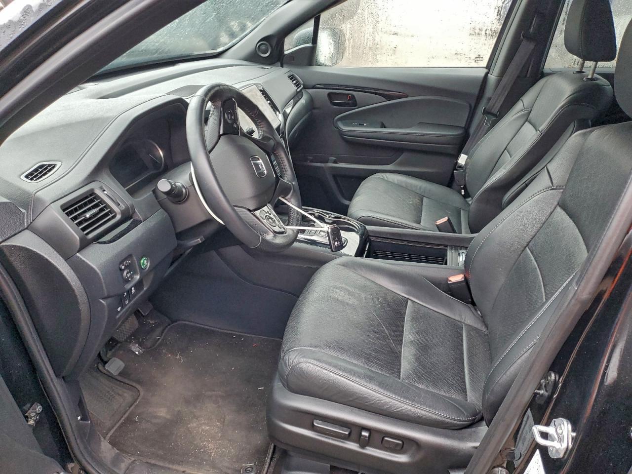 2022 Honda Passport Touring - Image 7