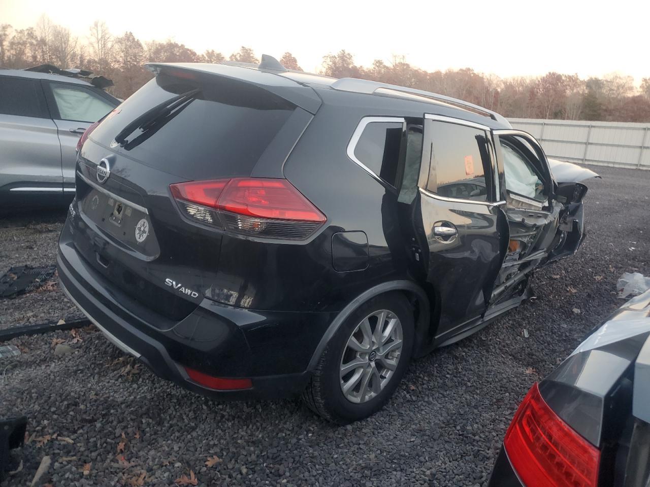 2017 Nissan Rogue S - Фото 3