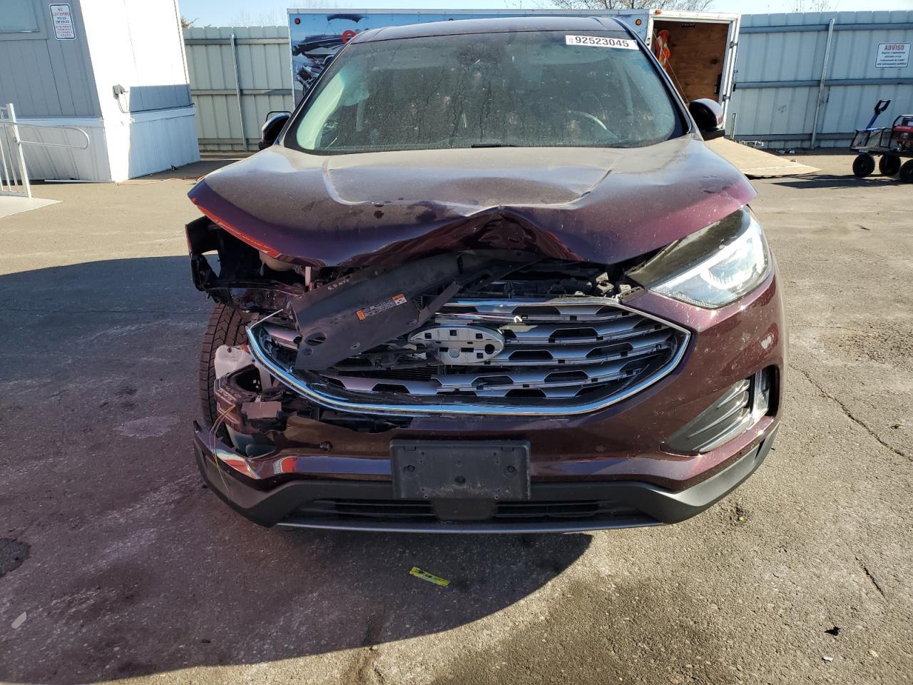 2021 Ford Edge Titanium - Фото 5