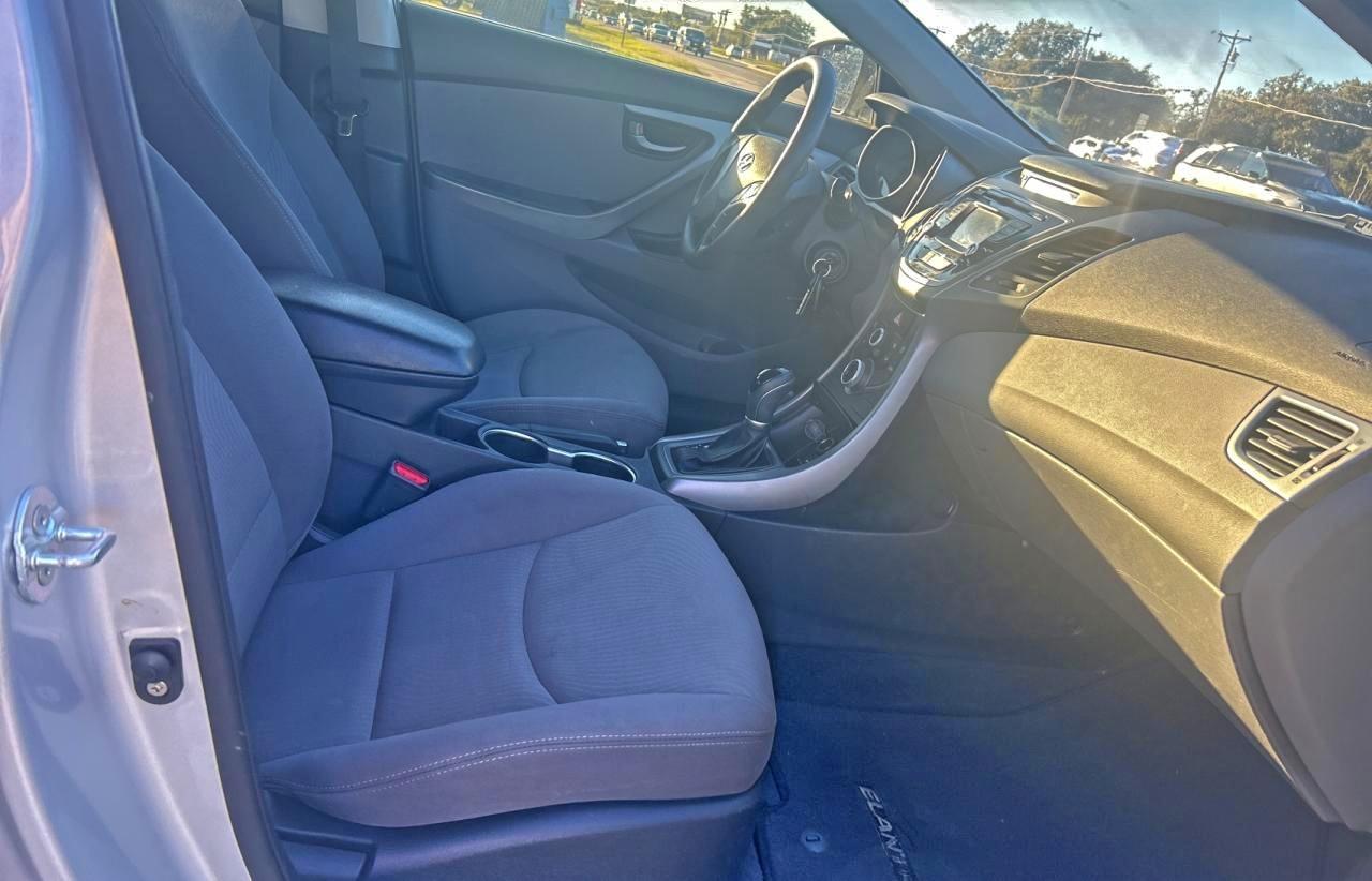 2016 Hyundai Elantra Se - Фото 5