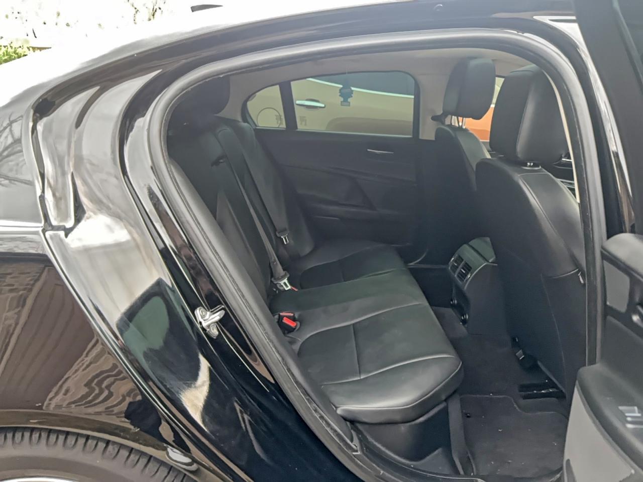 2017 Jaguar Xe - Image 6