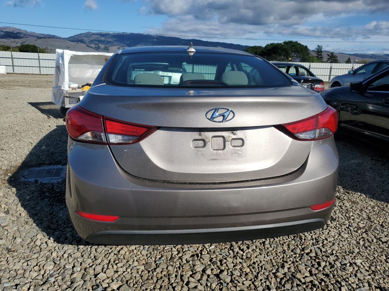 2014 Hyundai Elantra Se - Фото 6