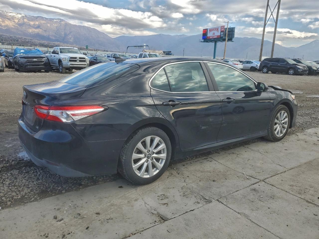 2020 Toyota Camry Le - Image 3