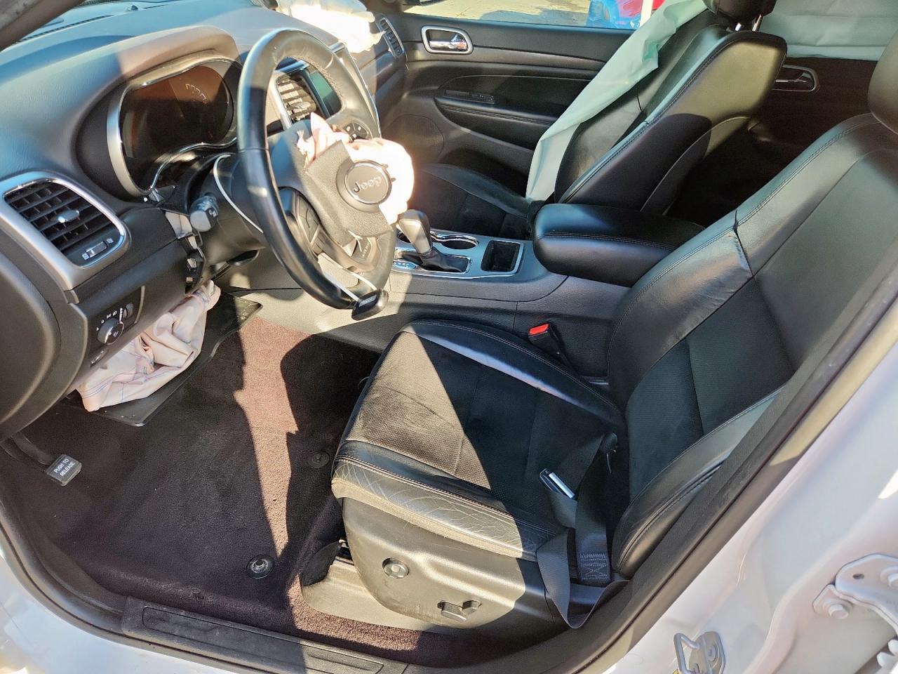 2018 Jeep Grand Cherokee Laredo - Image 7