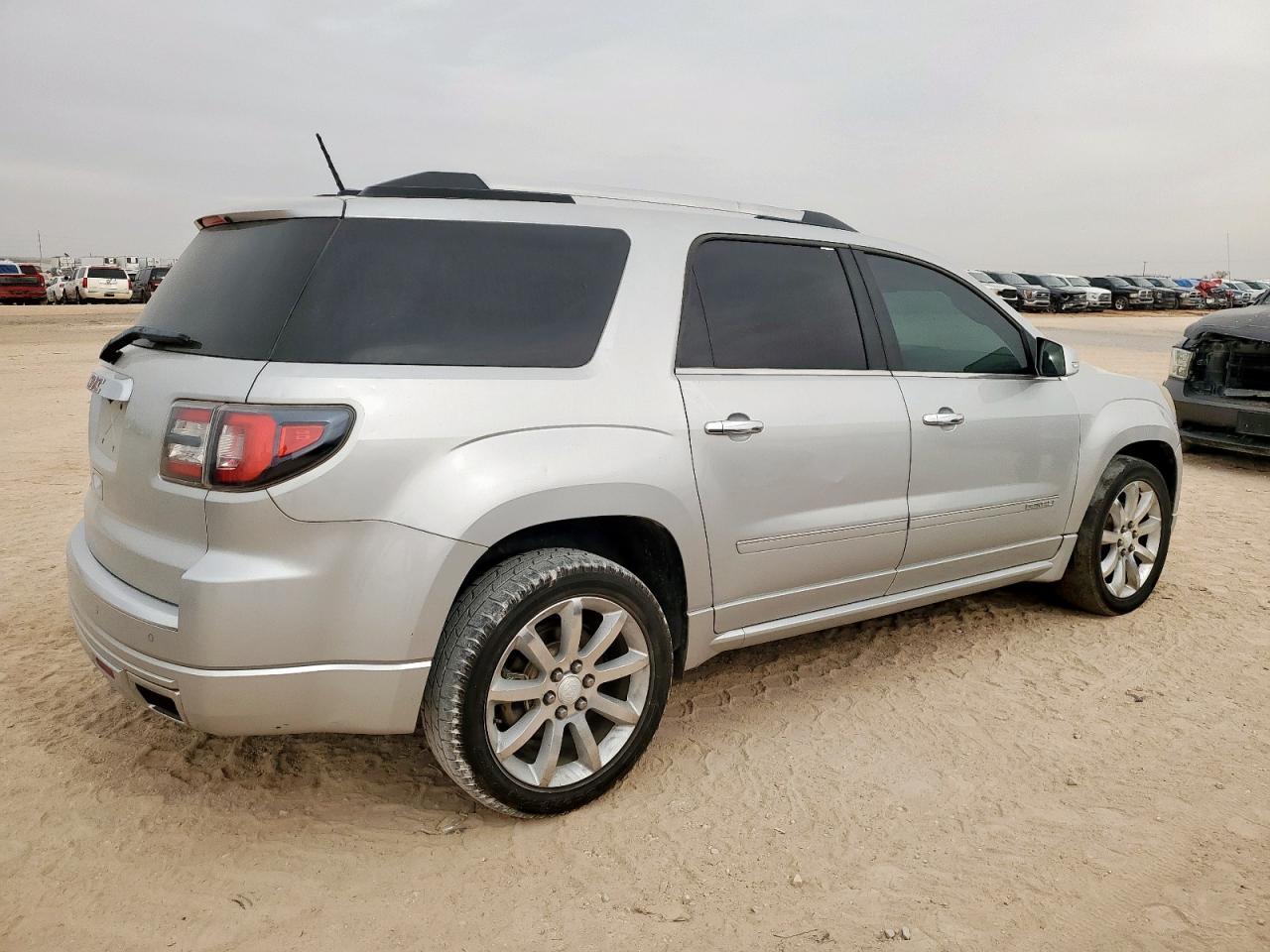 2016 GMC Acadia Denali - Image 3