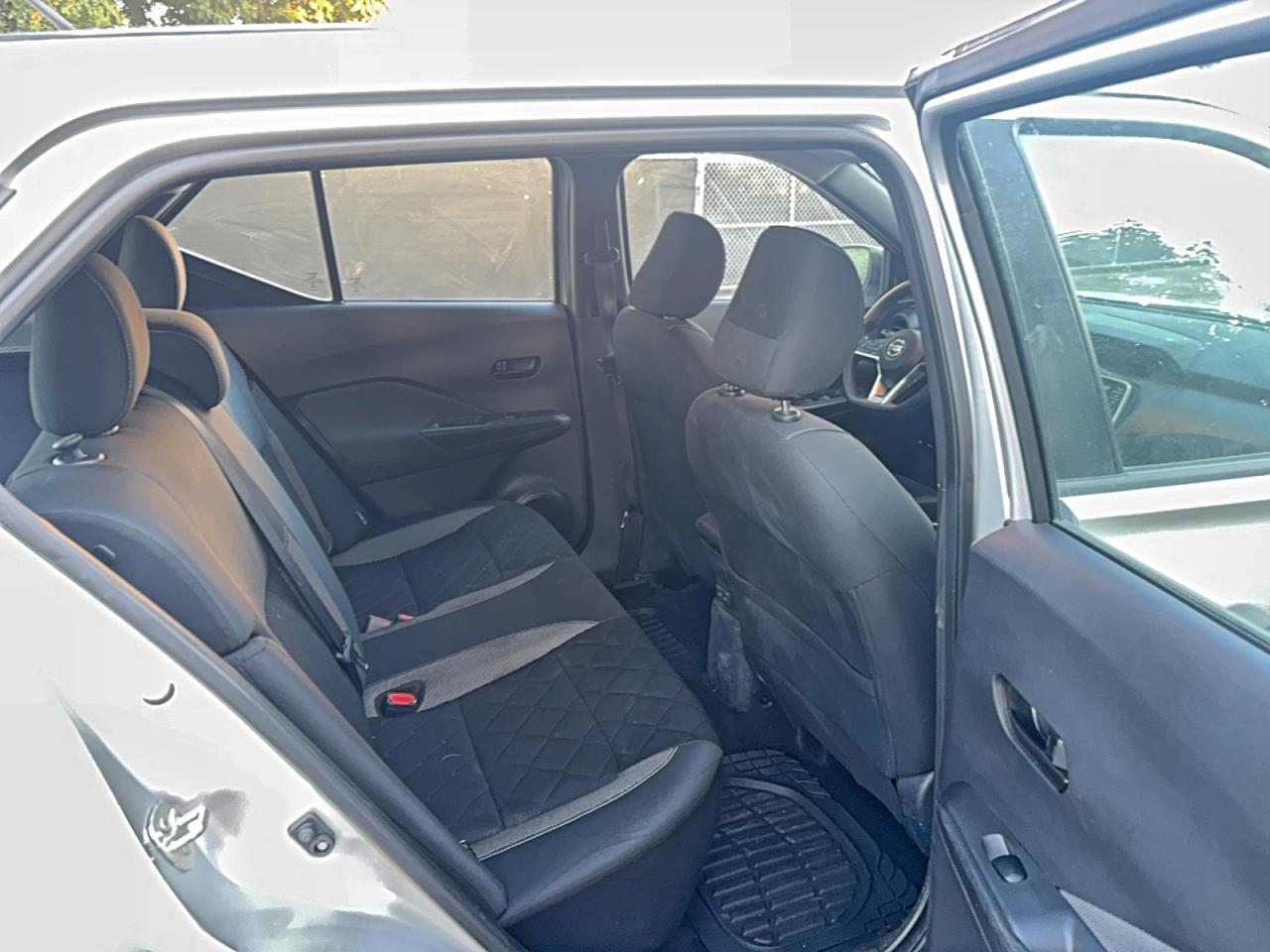 2020 Nissan Kicks S - Image 6