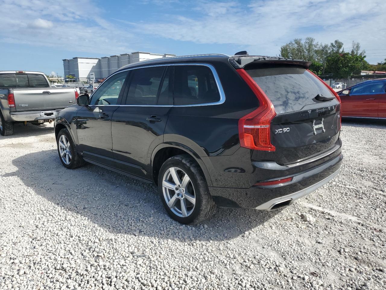 2020 Volvo Xc90 T6 Momentum - Image 2