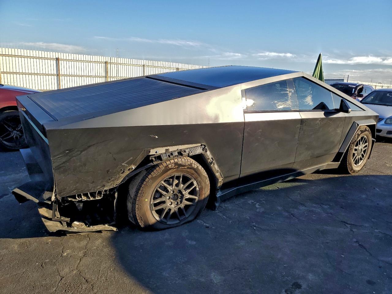 2025 Tesla Cybertruck - Image 3