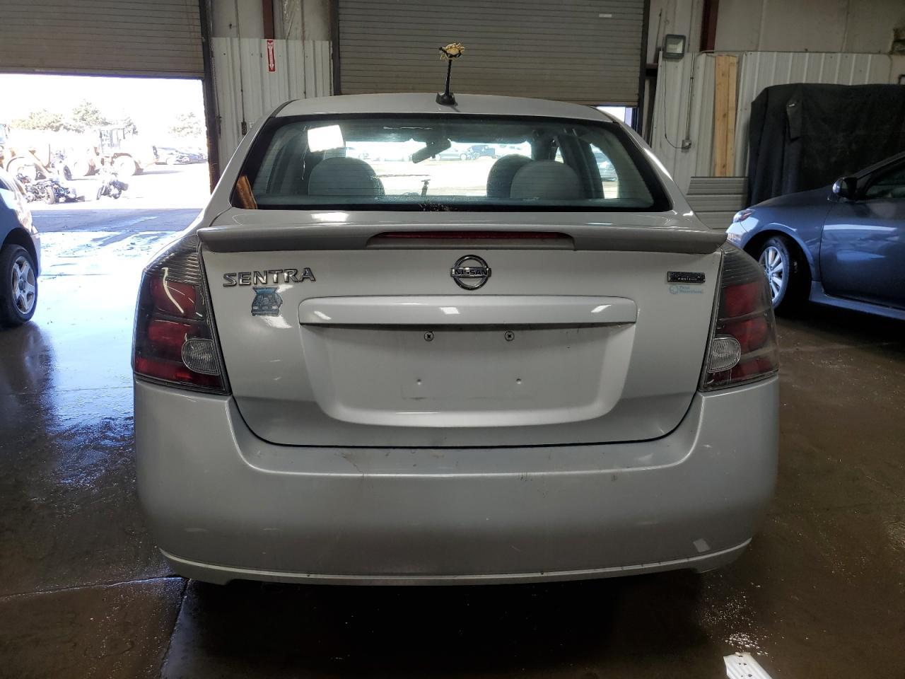 2011 Nissan Sentra 2.0 - Image 6