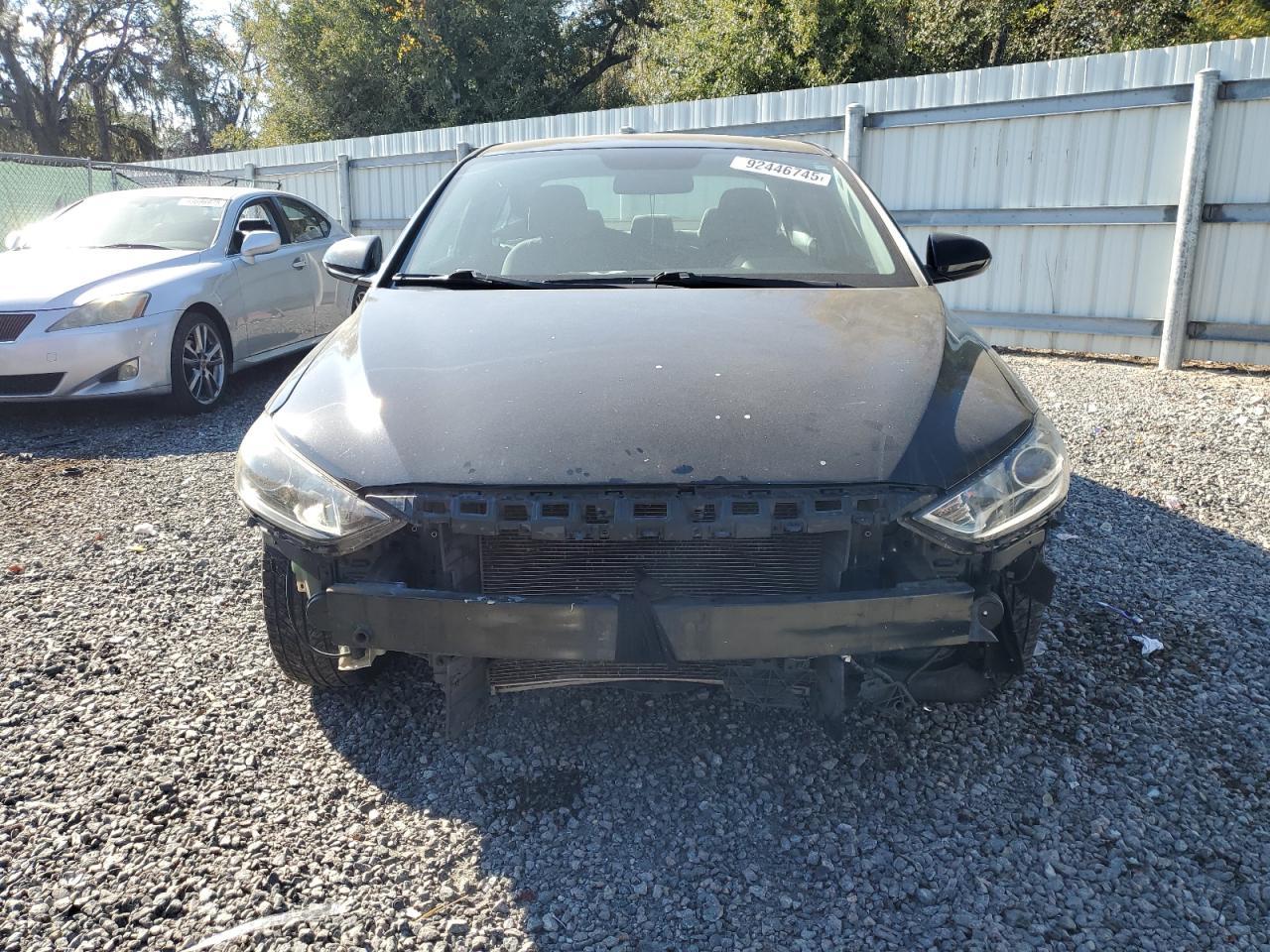 2017 Hyundai Elantra Se - Image 5