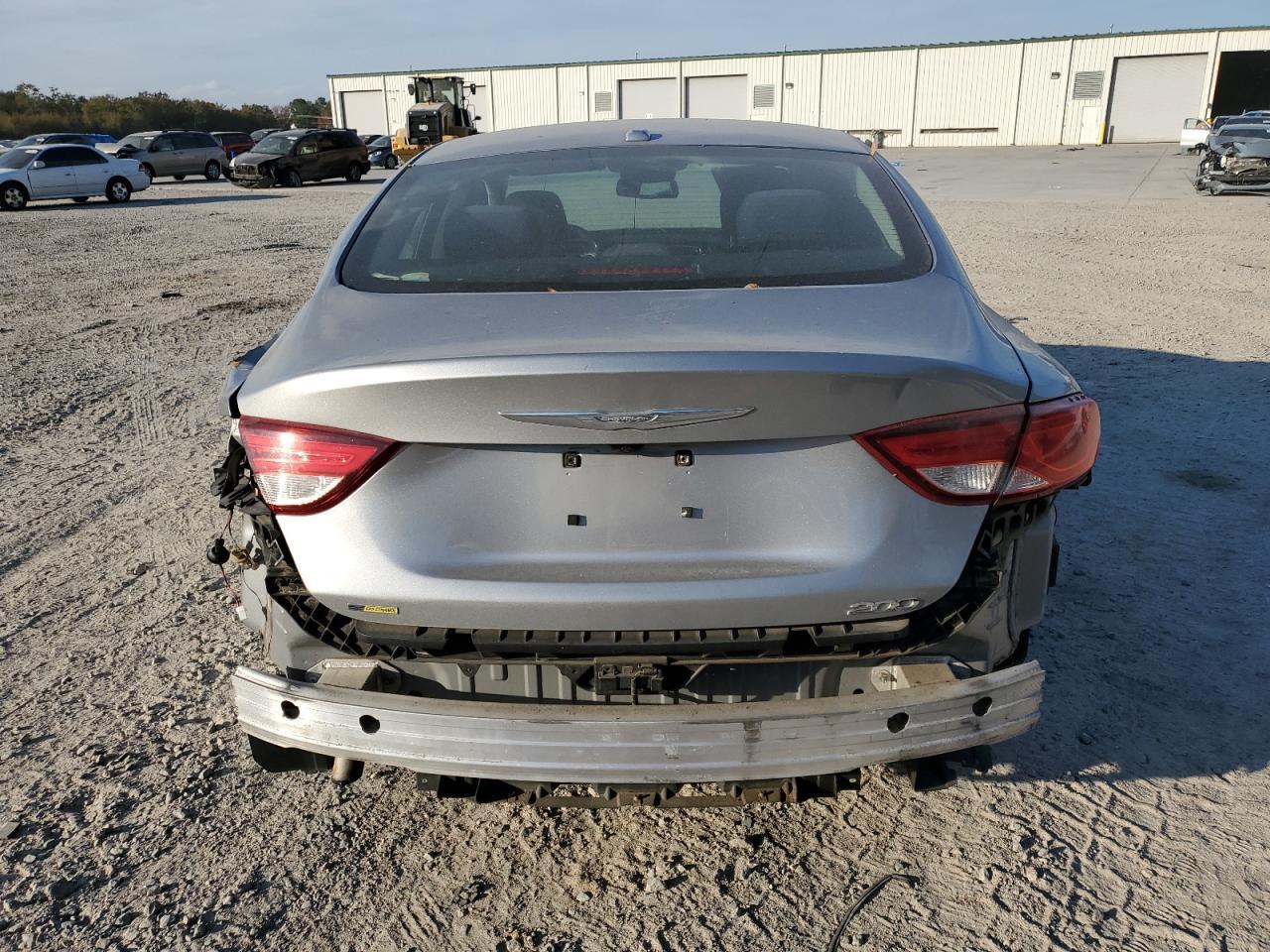 2015 Chrysler 200 Limited - Image 6