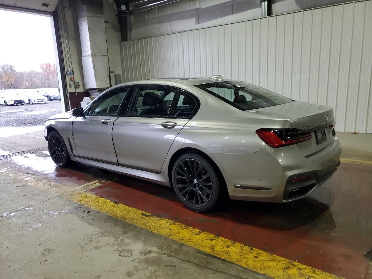 2020 BMW 750 Xi - Фото 2