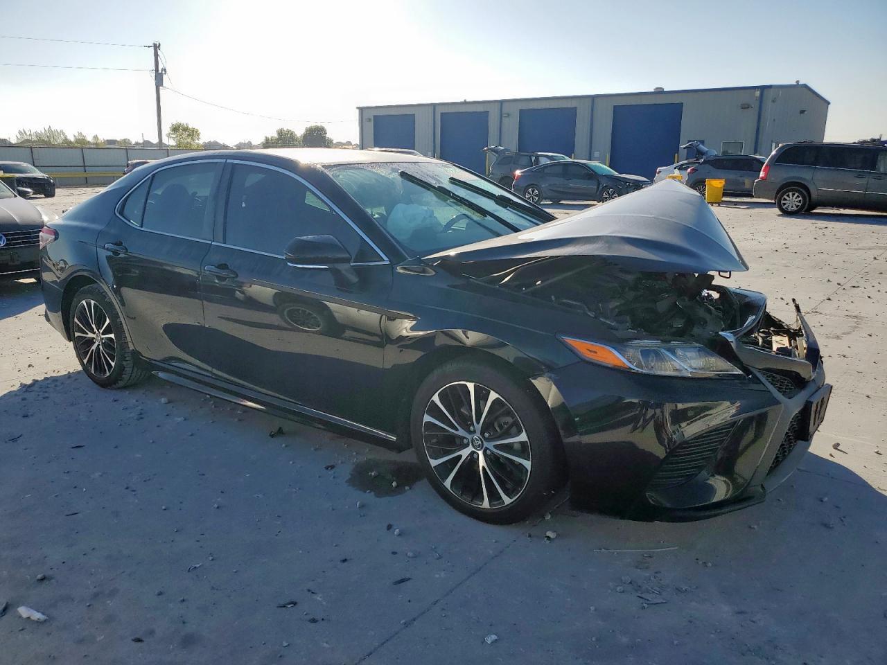 2019 Toyota Camry L - Image 4