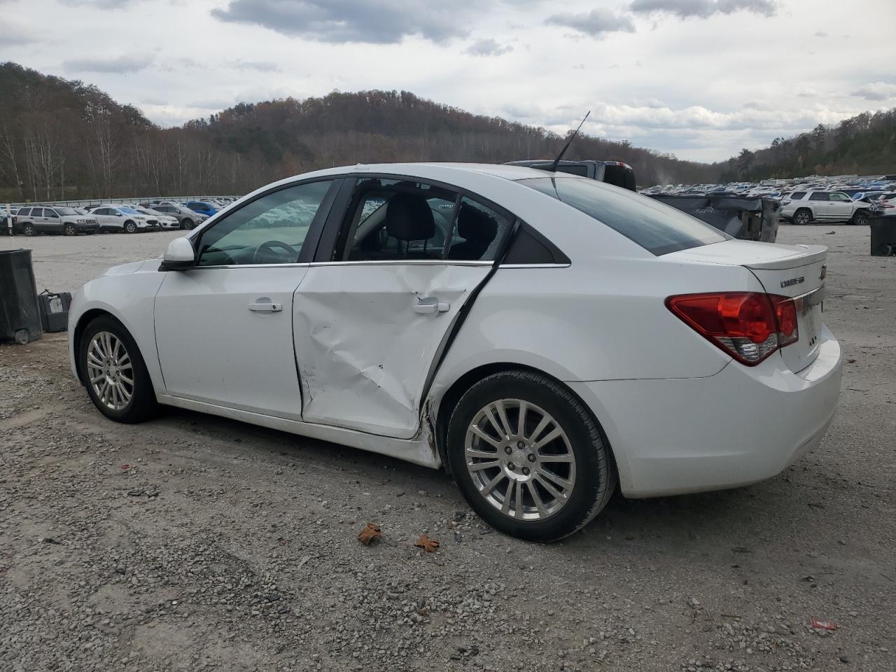 2014 Chevrolet Cruze Eco - Image 2