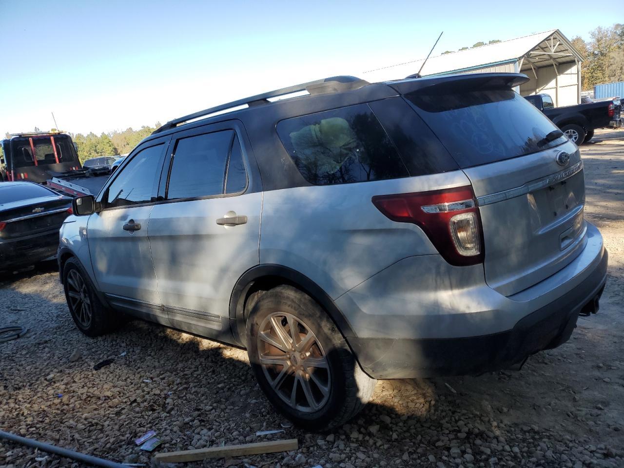 2013 Ford Explorer - Фото 2