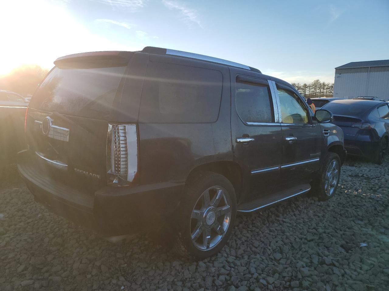 2008 Cadillac Escalade Luxury - Фото 3