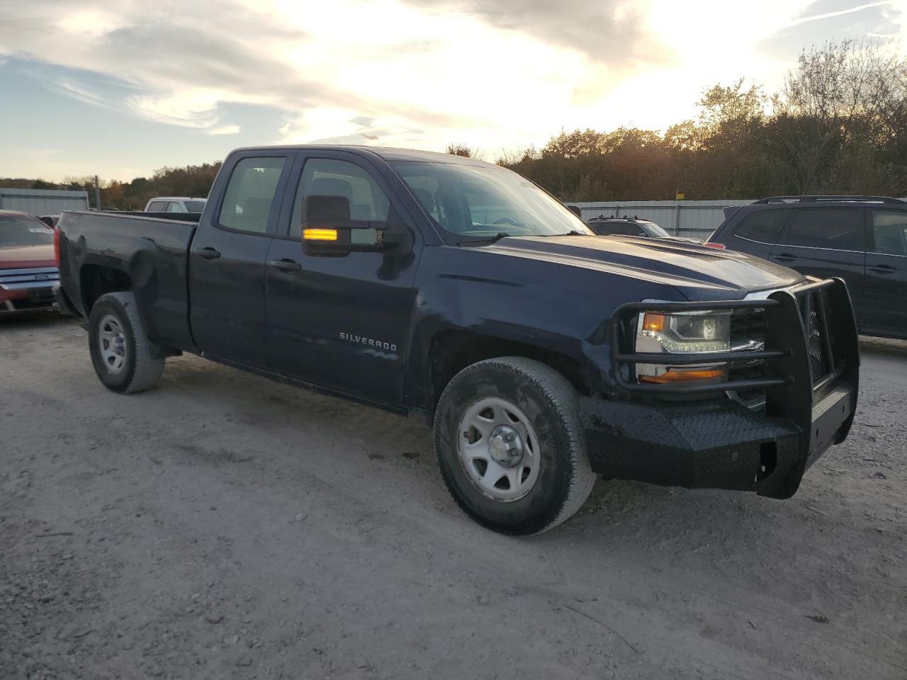 2018 Chevrolet Silverado K1500 - Фото 4