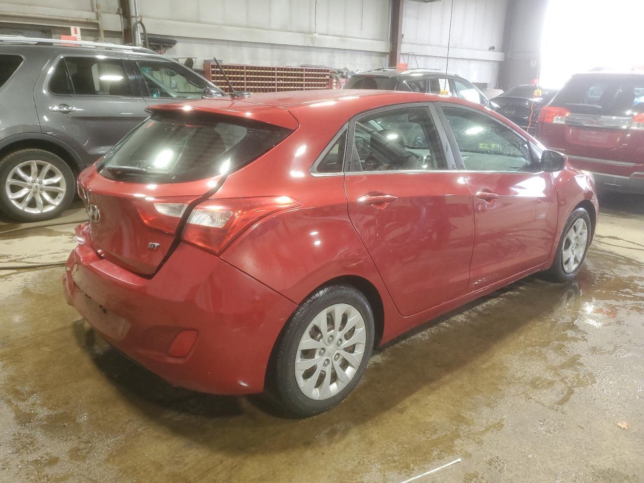 2017 Hyundai Elantra Gt Base - Image 3