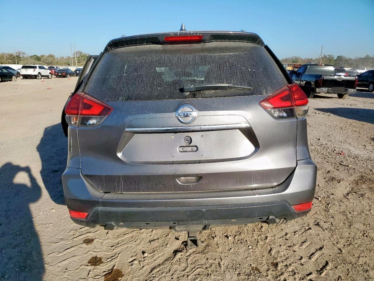 2017 Nissan Rogue S - Image 6