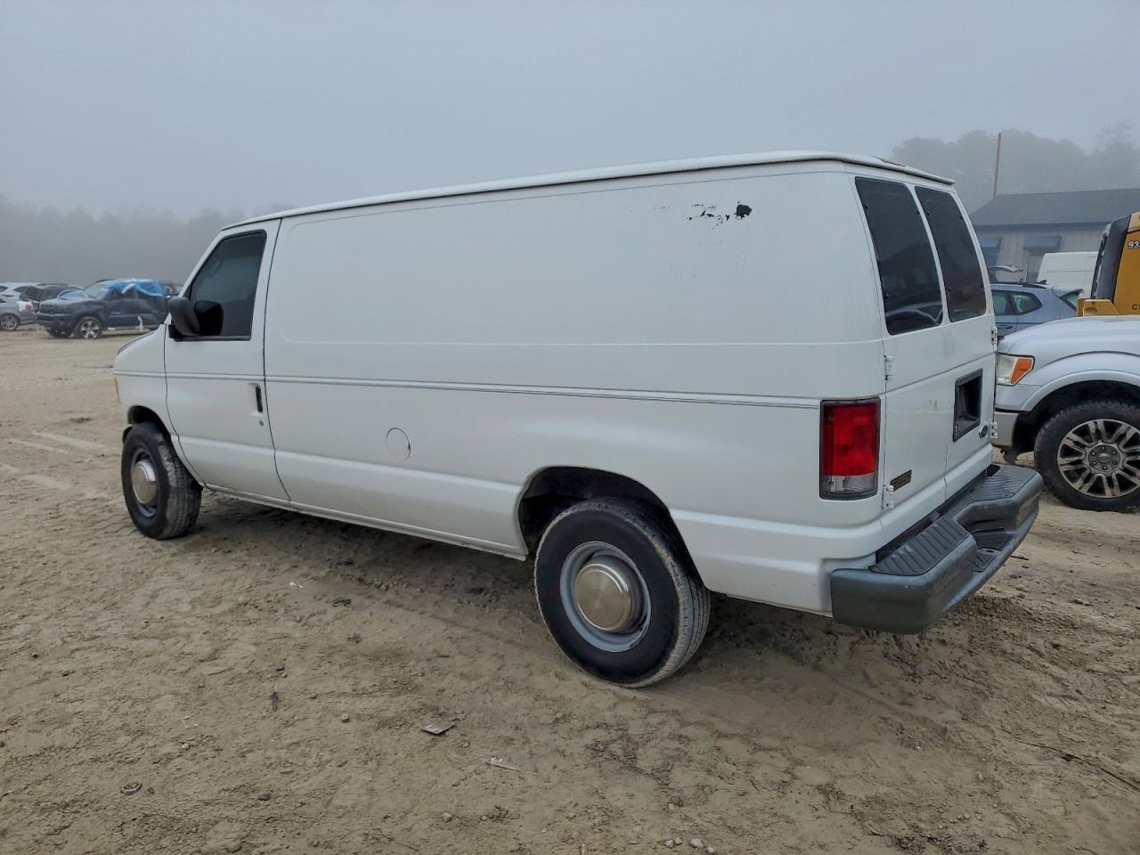 1999 Ford E250 Delivery Van - Фото 2