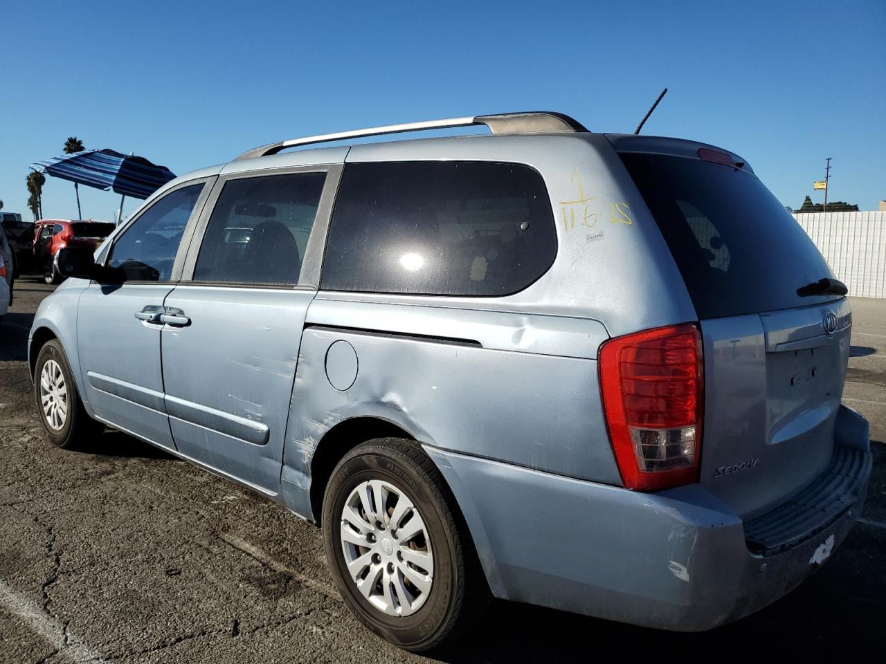 2014 Kia Sedona Lx - Фото 2