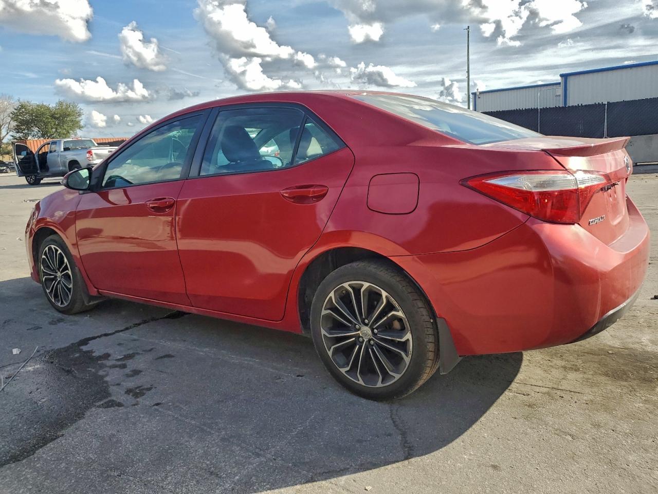 2015 Toyota Corolla L - Фото 2