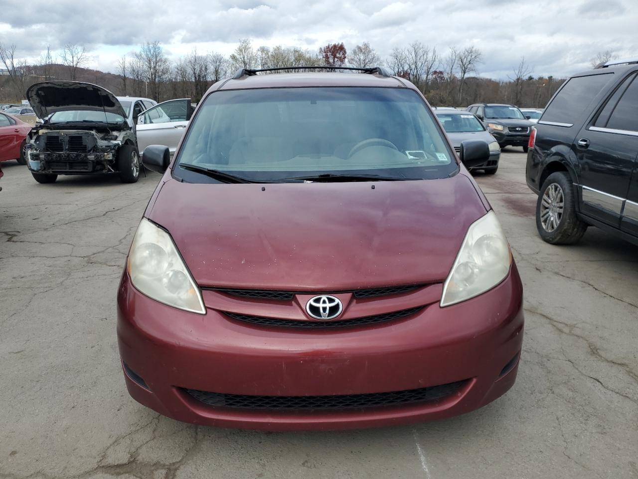 2009 Toyota Sienna Ce - Image 5