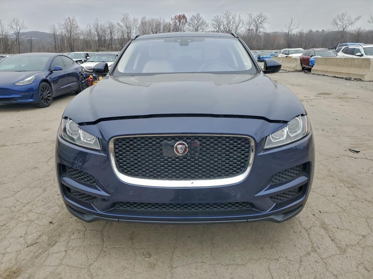 2019 Jaguar F-Pace Premium - Image 5