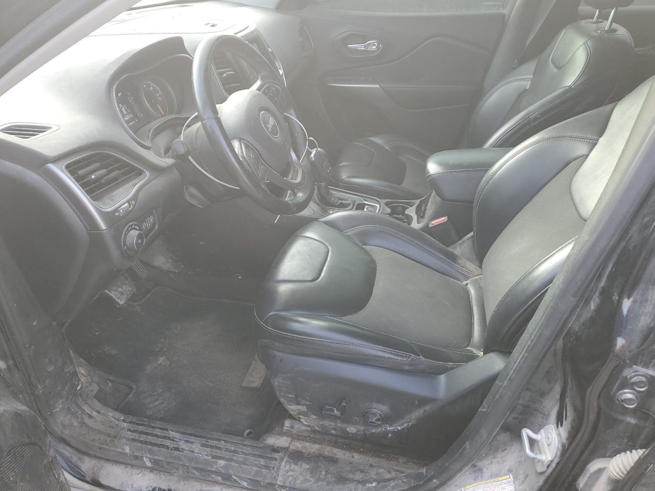 2019 Jeep Cherokee Latitude Plus - Фото 7