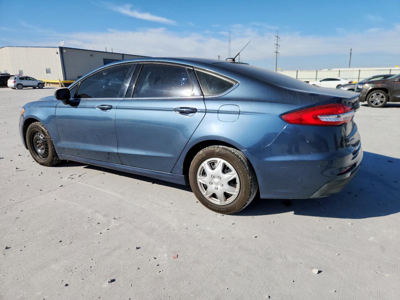 2019 Ford Fusion S - Фото 2