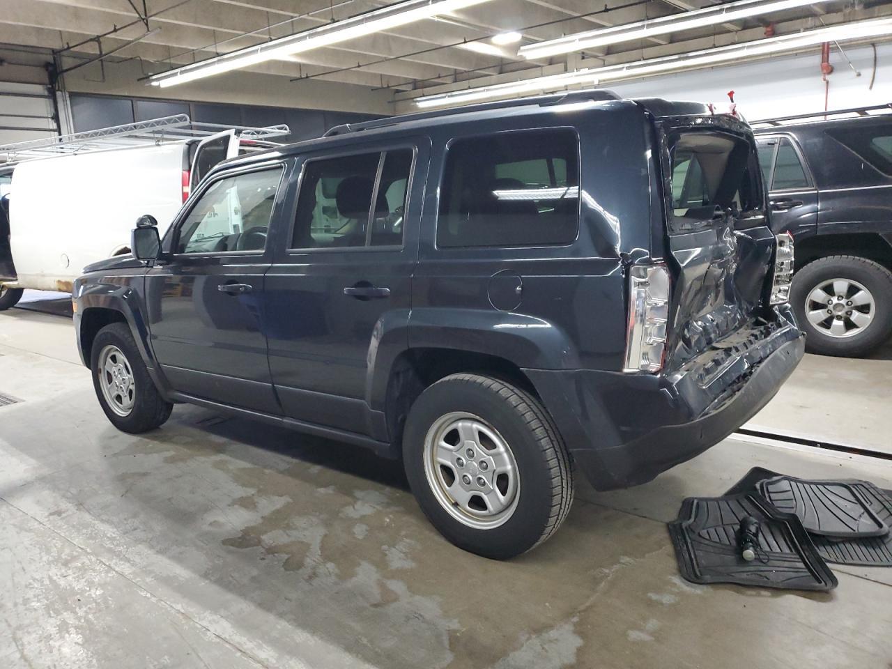 2015 Jeep Patriot Sport - Фото 2